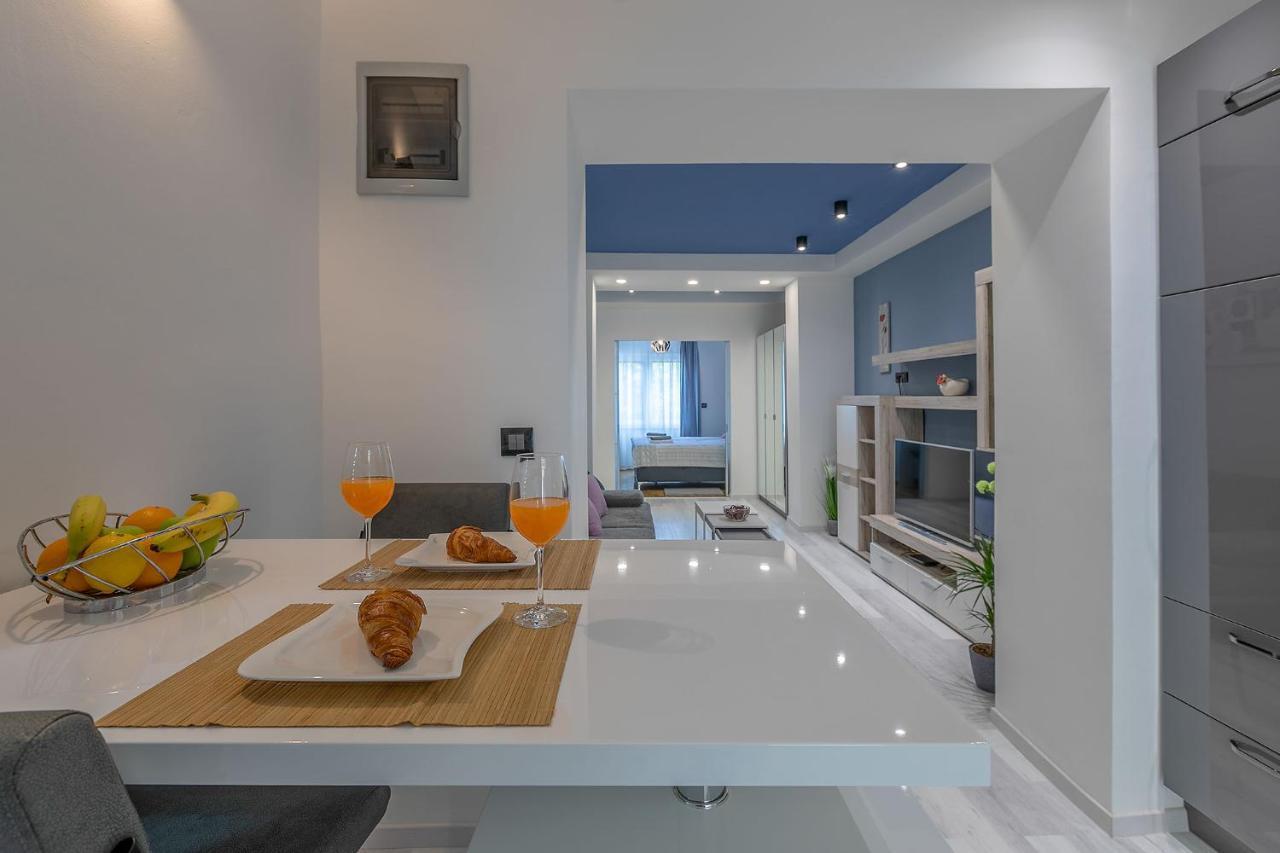 Arena Blue Dream - Modern Apartment With Terrace Pula Exterior photo